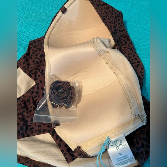 Swimsuit - Picture 4 of 5